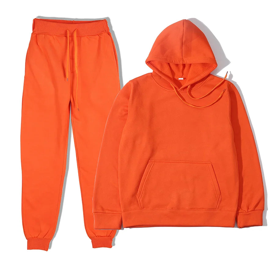 Conjunto de hombre con buzo con capucha y pantalón deportivo
