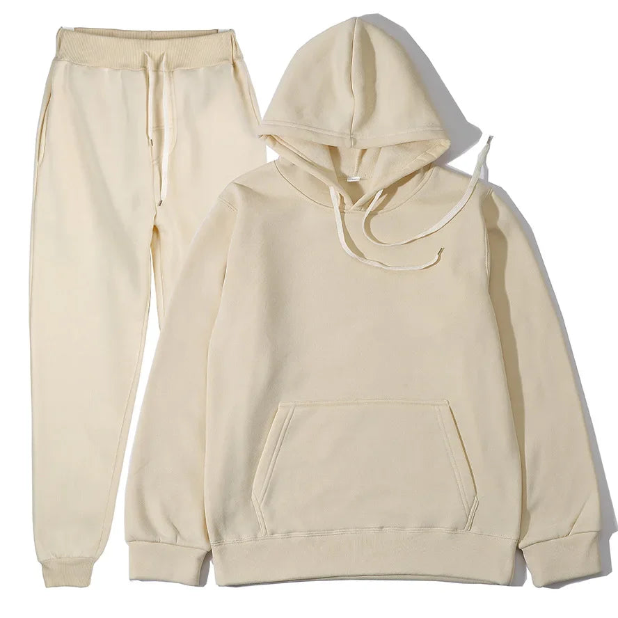 Conjunto de hombre con buzo con capucha y pantalón deportivo