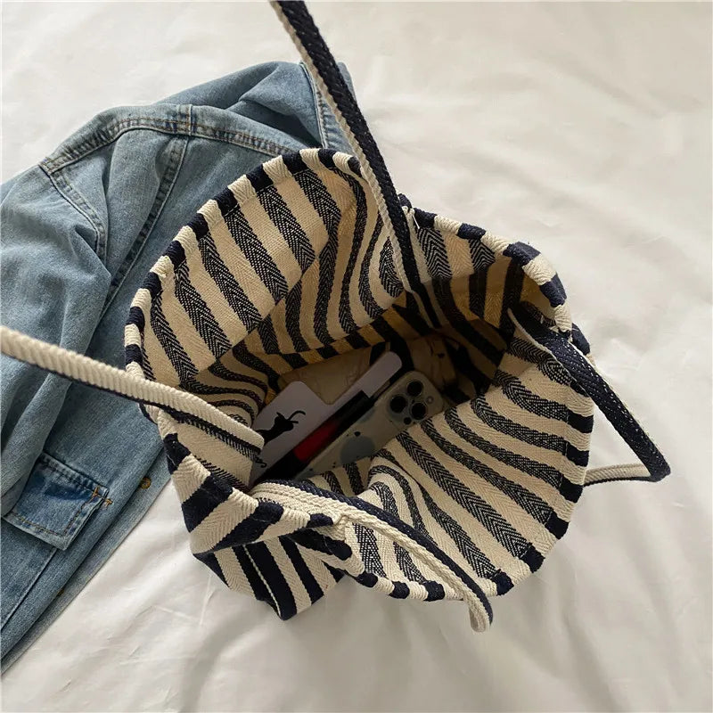 Bolso tote de lona a rayas con dos asas