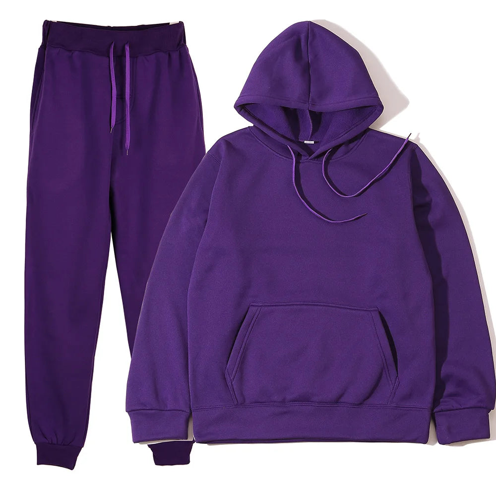 Conjunto de hombre con buzo con capucha y pantalón deportivo