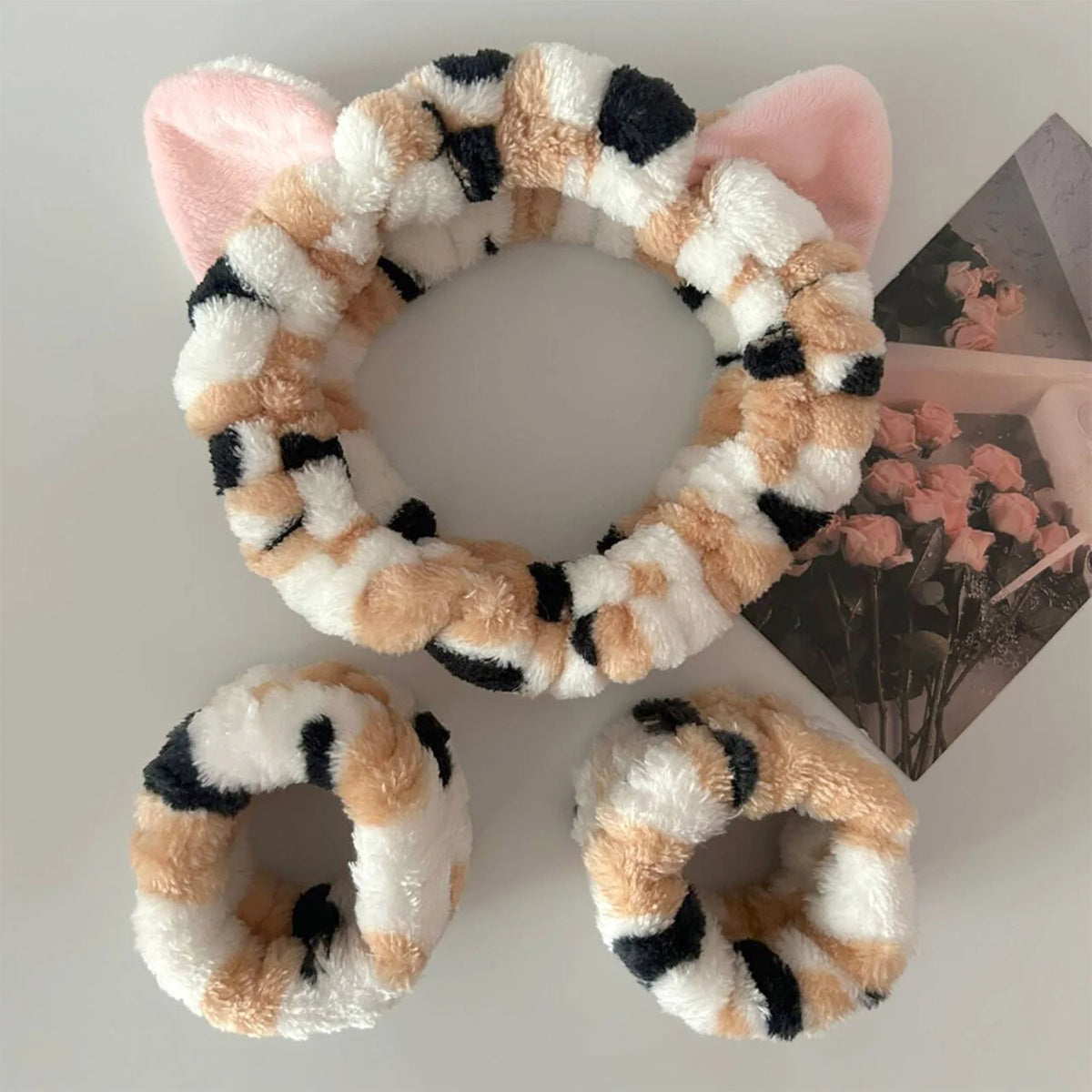 Set de vincha con orejas de gato y muñequeras para limpieza facial