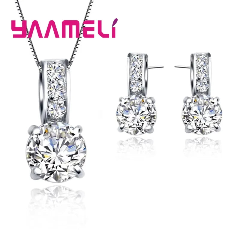 Set de collar con dije y aros de zirconia cúbica