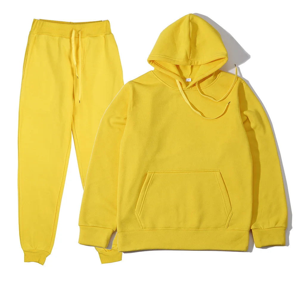 Conjunto de hombre con buzo con capucha y pantalón deportivo