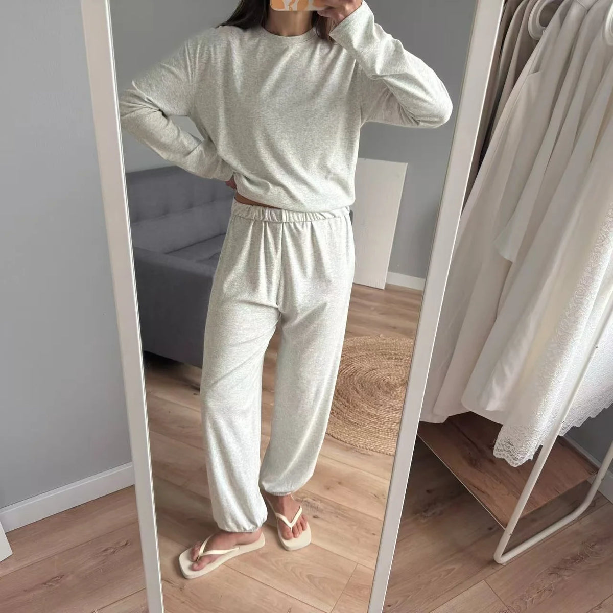Conjunto de mujer de manga larga y pantalón holgado
