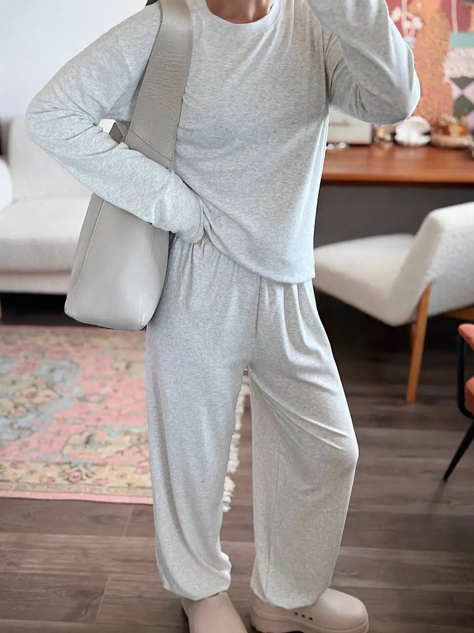 Conjunto de mujer de manga larga y pantalón holgado