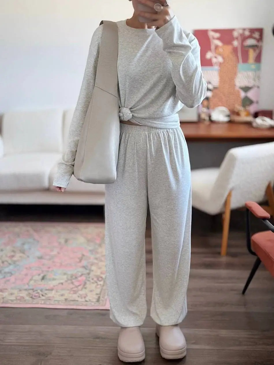 Conjunto de mujer de manga larga y pantalón holgado