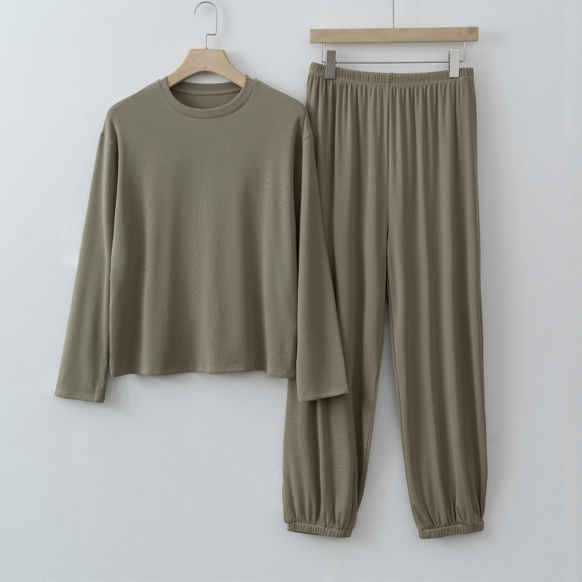 Conjunto de mujer de manga larga y pantalón holgado