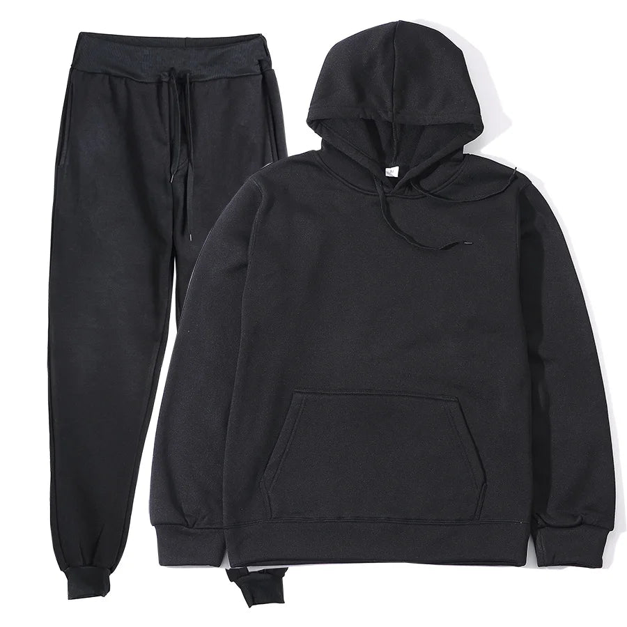 Conjunto de hombre con buzo con capucha y pantalón deportivo