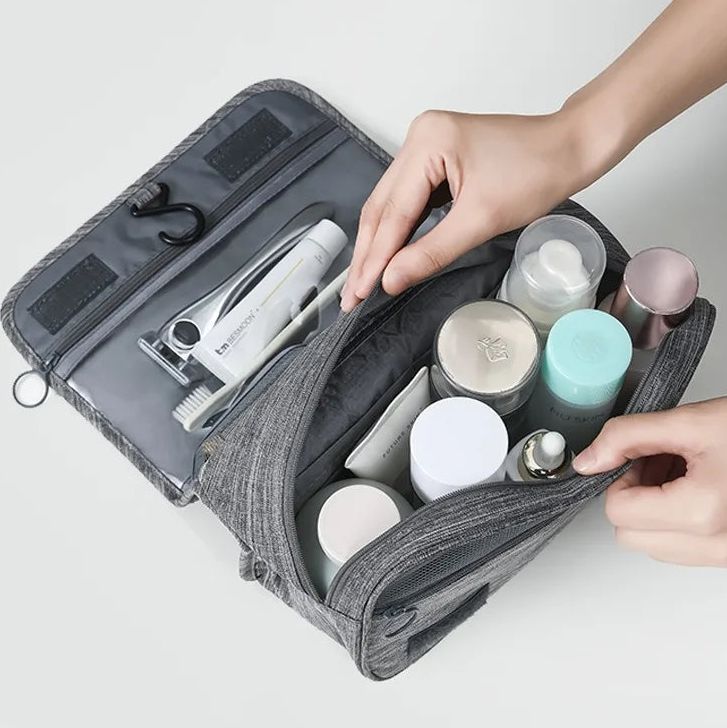 Bolso colgante para higiene y maquillaje