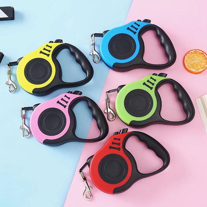 Correa extensible para pasear perros pequeños y medianos