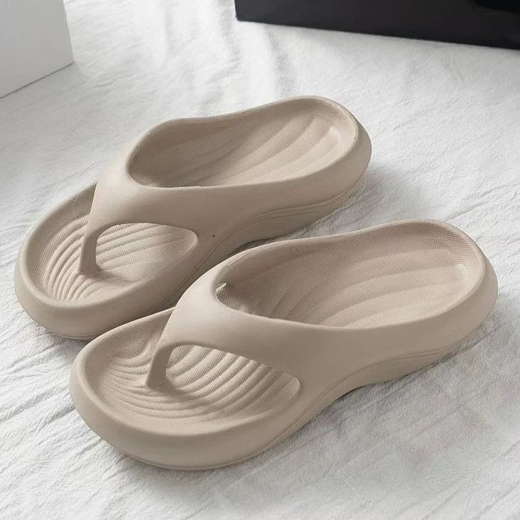 Ojotas de mujer livianas con base anatómica