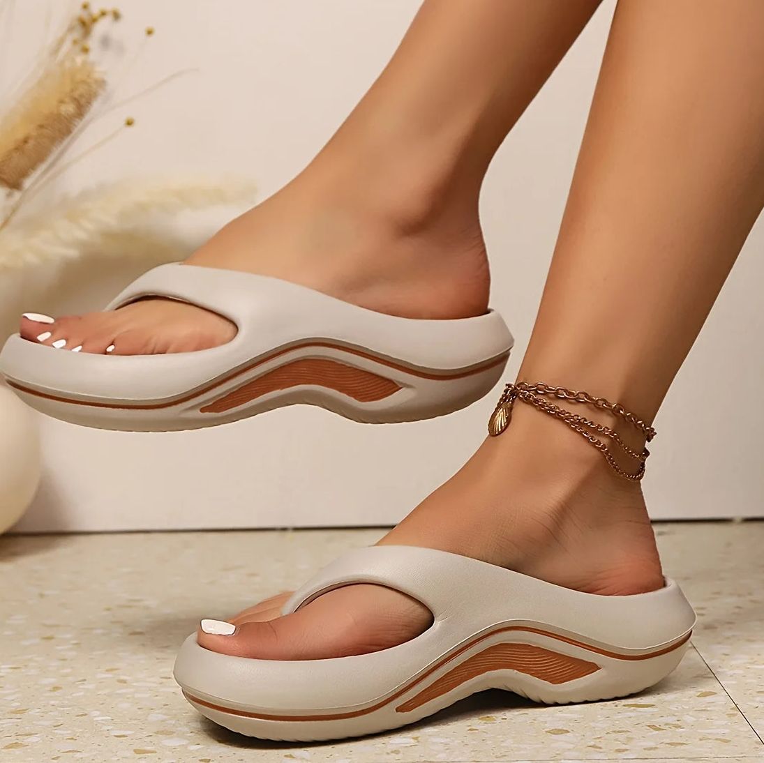 Ojotas de mujer livianas con base anatómica