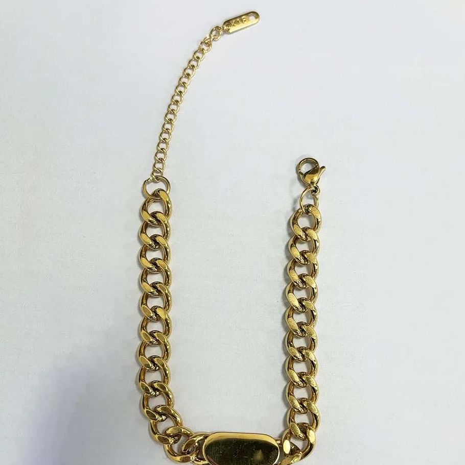 Pulsera ajustable con dije de corazón